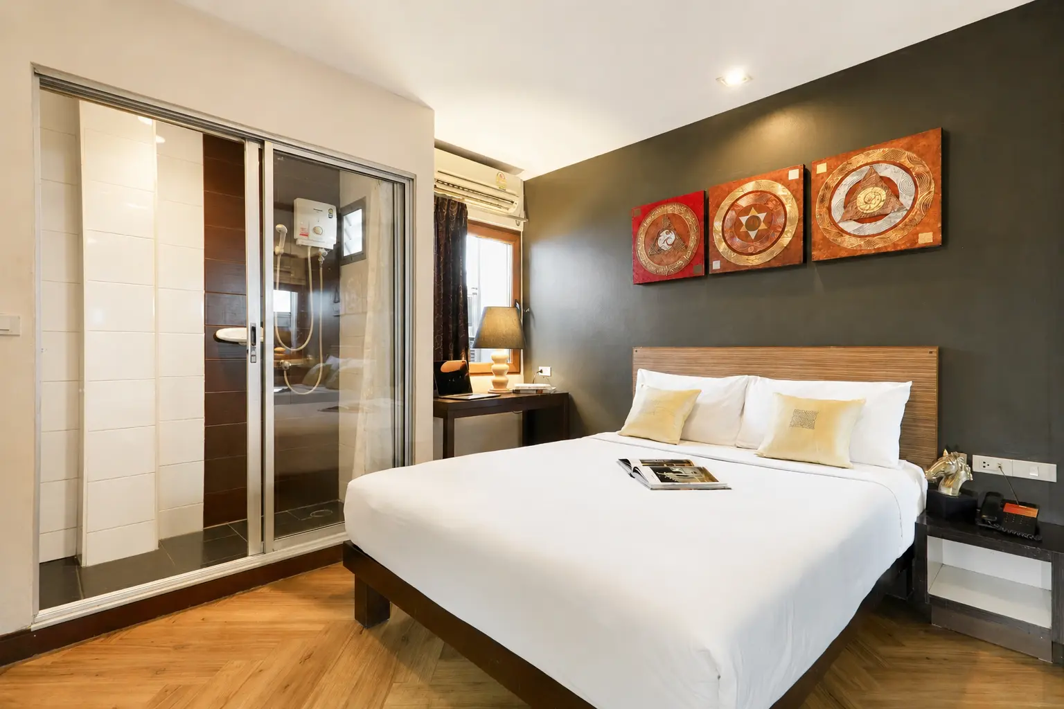 Bright Superior Double room at Sleep Withinn Hotel Khaosan